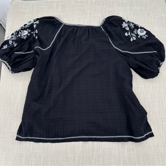 Max Studio Bubble Sleeve Embroidered Blouse Black Top Size Large - Picture 8 of 9